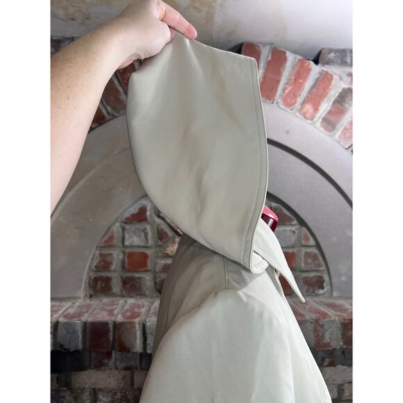 Trench coat short button off hood - Picture 7 of 9